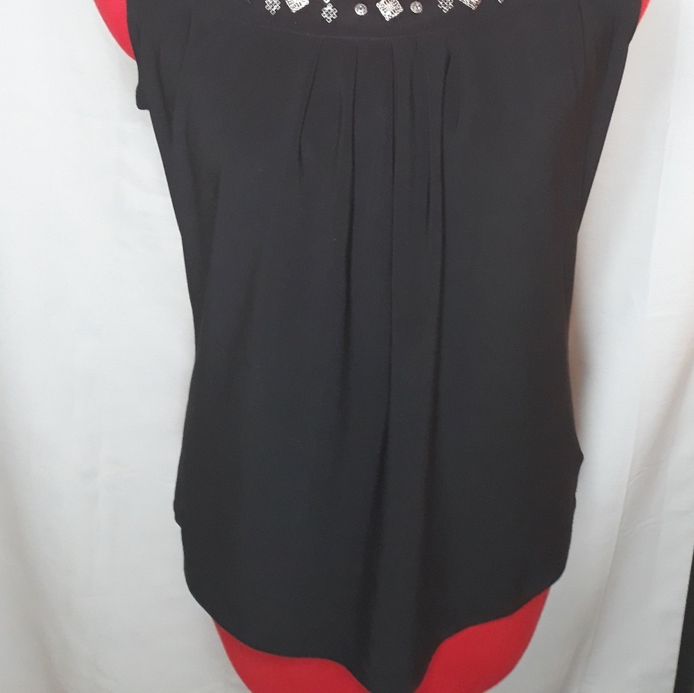♥️Bundle&Save♥️ JM Collection Embroidered Top - Picture 5 of 6